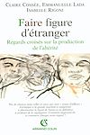 Voici une réflexion collective et pluridisciplinaire sur les modalités de production des catégorisations et assignations identitaires. Tandis que l actualité politique et médiatique va dans le sens d un renforcement des représentations stéréotypées et simplifiées de la réalité sociale, il s agit ici de déconstruire les images stigmatisantes et fixistes imposées par les discours dominants. Les pratiques sociales restent encore trop souvent analysées au prisme de l « immigration » et de l « intégration », y compris dans la production scientifique, alors même que de plus en plus de faits et d acteurs sociaux ne se rapportent plus que de façon lointaine à une expérience de migration.Cet ouvrage part du terrain et des acteurs sociaux. Basé sur des récits restitués par des sociologues, des anthropologues et des historiens, chaque chapitre déroule le fil de parcours de vie, individuels ou familiaux. Les auteurs s arrêtent ainsi au côté de femmes et d hommes, de leurs expériences diverses et complexes, des contradict