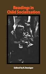 Télécharger le livre :  Readings in Child Socialization