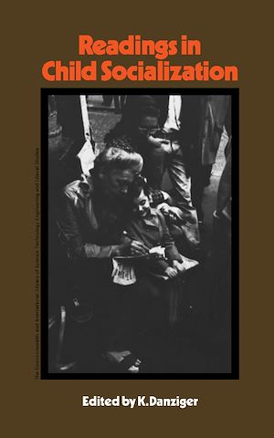 Téléchargez le livre :  Readings in Child Socialization