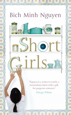 Téléchargez le livre :  Short Girls