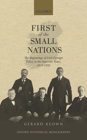Téléchargez le livre :  First of the Small Nations