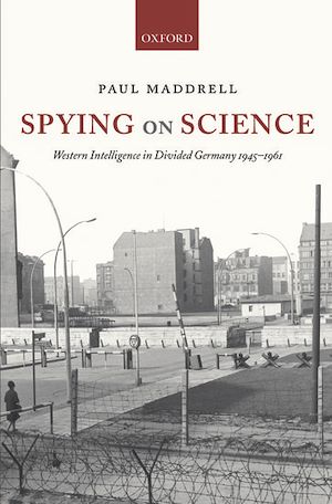 Téléchargez le livre :  Spying on Science