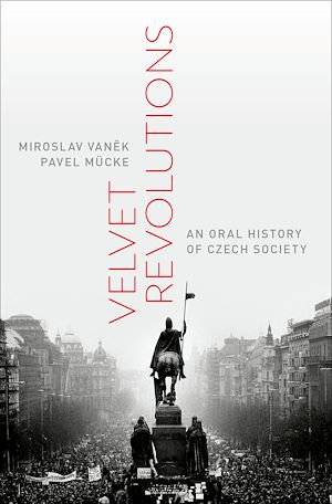 Téléchargez le livre :  Velvet Revolutions