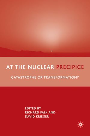 Téléchargez le livre :  At the Nuclear Precipice