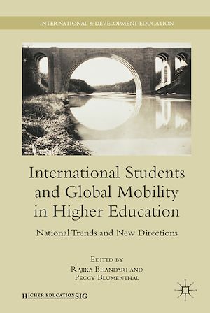 Téléchargez le livre :  International Students and Global Mobility in Higher Education