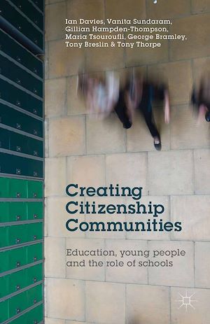 Téléchargez le livre :  Creating Citizenship Communities