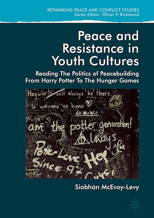 Téléchargez le livre :  Peace and Resistance in Youth Cultures