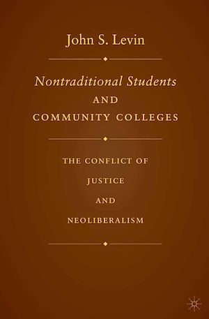 Téléchargez le livre :  Nontraditional Students and Community Colleges
