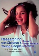 Télécharger le livre :  Researching with Children and Young People