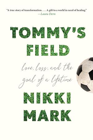 Téléchargez le livre :  Tommy's Field