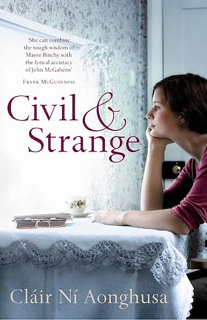 Téléchargez le livre :  Civil & Strange
