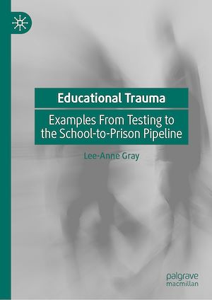 Téléchargez le livre :  Educational Trauma