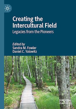 Téléchargez le livre :  Creating the Intercultural Field