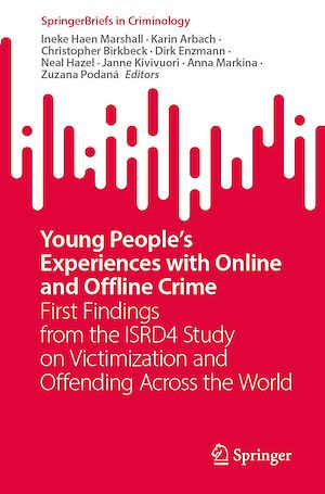 Téléchargez le livre :  Young People's Experiences with Online and Offline Crime