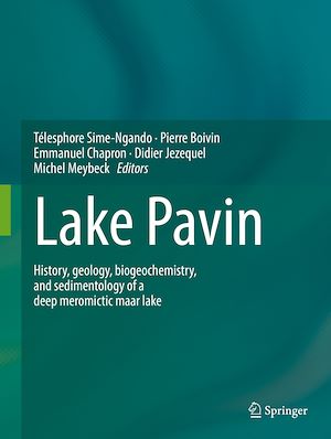 Téléchargez le livre :  Lake Pavin