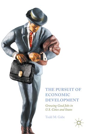 Téléchargez le livre :  The Pursuit of Economic Development