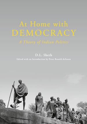 Téléchargez le livre :  At Home with Democracy